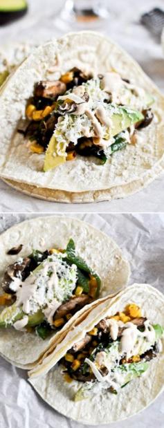 
                    
                        Grilled Corn, Mushroom + Roasted Poblano Tacos! Veggies Tacos! I howsweeteats.com
                    
                