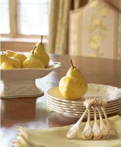 
                    
                        Garnish with Golden Pears....A Gorgeous Idea for the Holidays! See More at thefrenchinspired...
                    
                