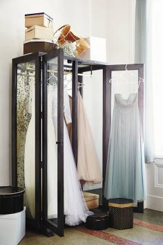 
                    
                        decorating with glass display cabinets / sfgirlbybay
                    
                