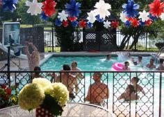 fourth of july party decorationsn- lunch bag flowers