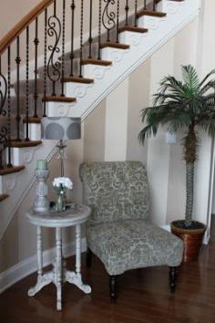 DIY - Hand Painted Stripes On the Wall - Oh My Creative