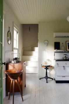 
                    
                        The New York retreat of Calvin Tsao and Zack McKown of Tsao & McKown Architects. Photography by Richard Powers.
                    
                