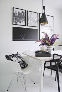 
                    
                        Love this very simple modern and clean display. Notice the play of black and white and how it balances each other.
                    
                