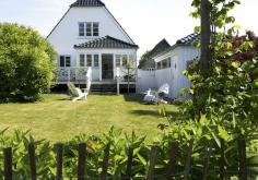 
                    
                        Sweet summer bloggers home
                    
                