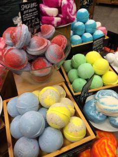 DIY bath bombs!! Lush's recipe. I will have to make these sometime.