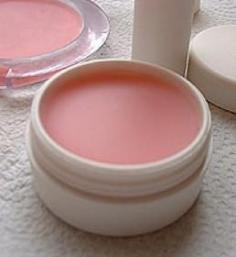 Diy ultra moisturizing lip balm!