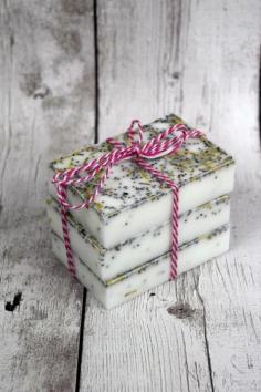 DIY Soap : DIY Homemade Rosemary Mint Soap