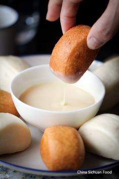 
                    
                        fried mantou with condensed milk
                    
                