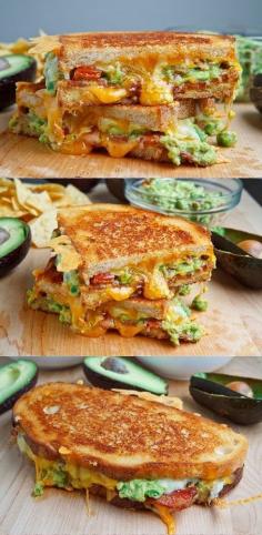 Bacon Guacamole Grilled Cheese Sandwich #Bacon #Guacamole #GrilledCheese