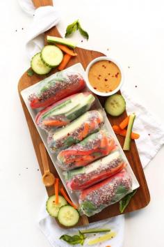 AMAZING, Healthy 30-minute Quinoa Spring Rolls with Cashew Dipping Sauce! #vegan #glutenfree #springrolls