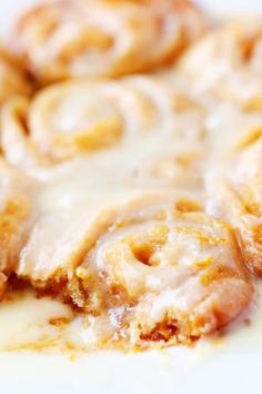 Crock Pot Orange Sweet Rolls - These melt-in-your-mouth Orange Sweet Rolls are made in a Crock Pot for an ULTRA soft and gooey bun!! #dessert #breakfast #brunch Cinnamon Rolls
