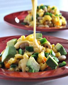 
                        
                            Spicy Southwest Macaroni and Cheese - spicy jalapeno and Hatch chile combine with cooling avocado and a tangy cheese sauce for a creamy dreamy bowl of comfort! @spaebttie
                        
                    