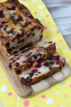 Raspberry- Dark Chocolate Banana Bread | RecipeBoyChocolate raspberry banana bread
