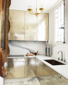 
                        
                            LOVE these cabinets - so chic and timeless
                        
                    