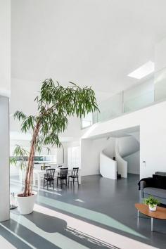 
                    
                        Completed in 2014 in Vihti, Finland. Images by kuvio.com / Anders Portman and Martin Sommerschield. Villa Lumi (lumi = snow) is bordered from three sides by streets. The incoherent suburban environment doesn't provide any interesting views or...
                    
                