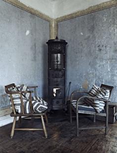 
                    
                        nostalgic autumn holiday home..
                    
                